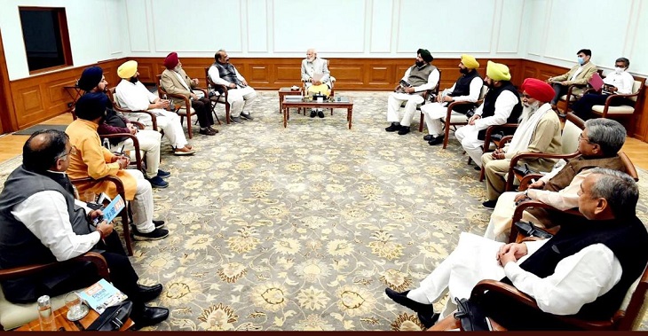 दिल्ली में पीएम मोदी से मीटिंग करते पंजाब भाजपा के नेता।