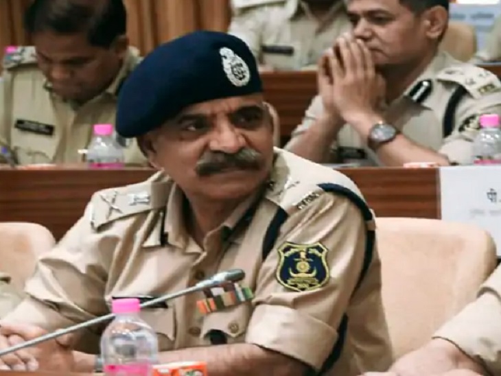 अब विसर्ग कोर्टी पर काम करती है।