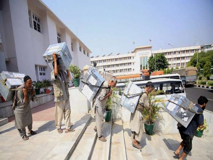 दरबार मूव खत्म करने के खिलाफ चैंबर ऑफ कॉमर्स एंड इंडस्ट्रीज ने जम्मू में एक दिन के बंद का भी आह्वान किया था। - Dainik Bhaskar