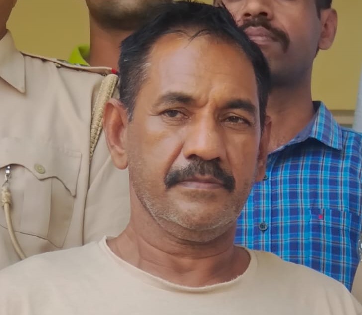 अब व्यास कॉलोनी पुलिस की गिरफ्तारी में आया आरोपी। - Dainik Bhaskar