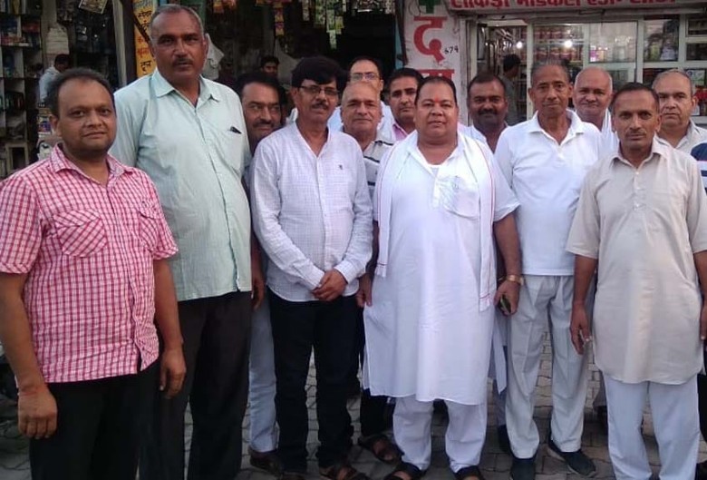 घटना के बाद व्यापारियों ने सुरक्षा की मांग की।