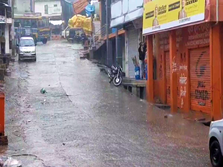 पिछले 24 घंटों में उदयपुर संभाग में कहीं-कहीं हल्के से मध्यम बारिश दर्ज की गई है। सर्वाधिक बारिश झाड़ोल उदयपुर में 28 एमएम दर्ज हुई है।