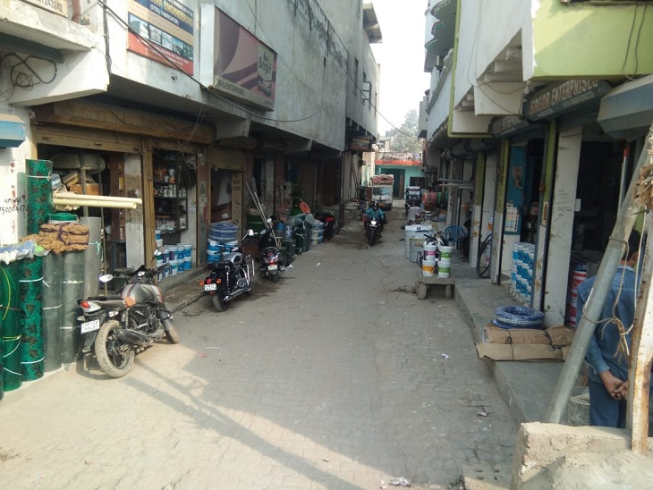 सोनीपत में खाली पड़ी मार्केट।