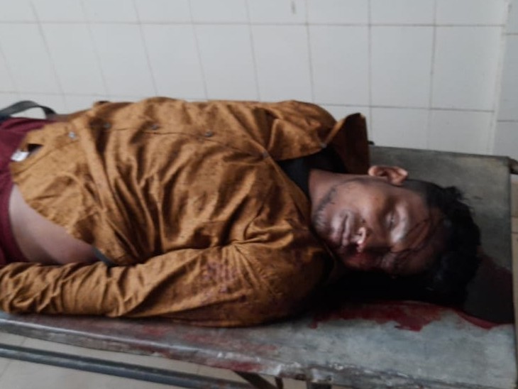 घटना में एक युवक की मौत हो गई।