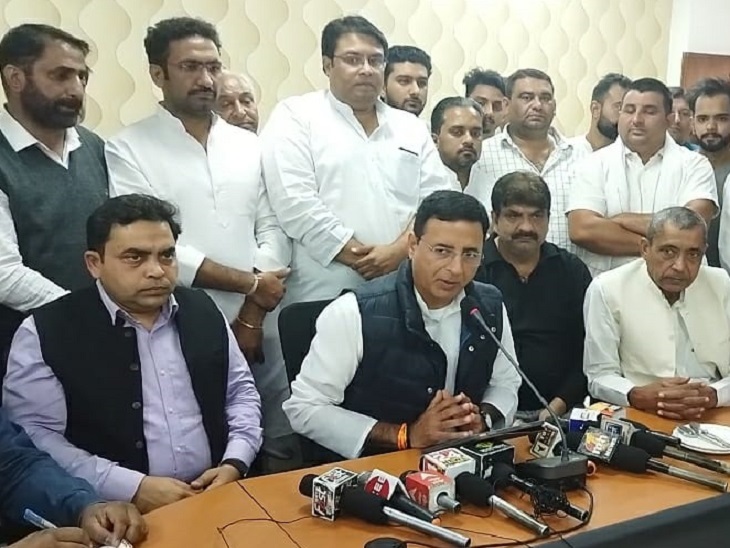जींद में पत्रकारों से बातचीत करते कांग्रेस नेता रणदीप सुरजेवाला। - Dainik Bhaskar