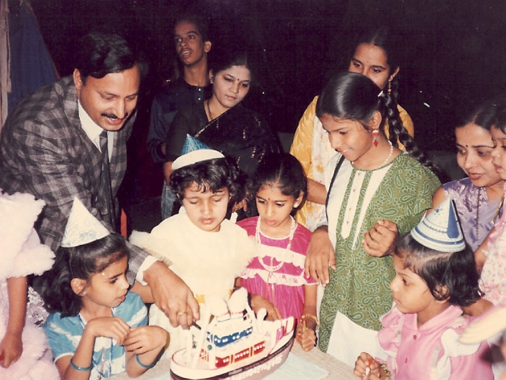 पापा की ड्यूटी काफी टफ थी, लेकिन इसका एहसास वे हमें नहीं होने देते थे। मेरा हर बर्थडे वे धूम-धाम से मनाते थे।