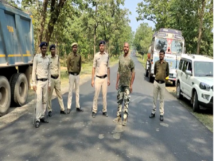 मौके पर पुलिस बल भी तैनात है।