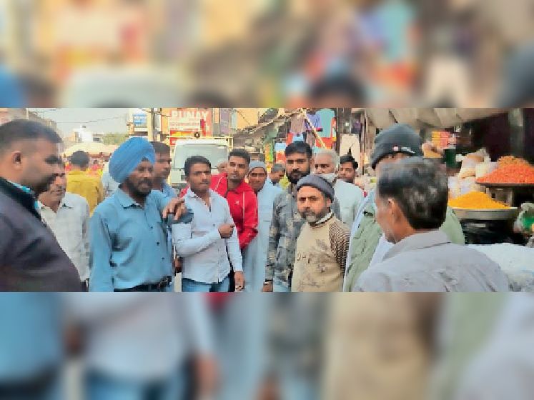 शांतमई चौक, झज्जर मोड़, भिवानी स्टैंड व अन्य जगह की गई कार्रवाई। - Dainik Bhaskar