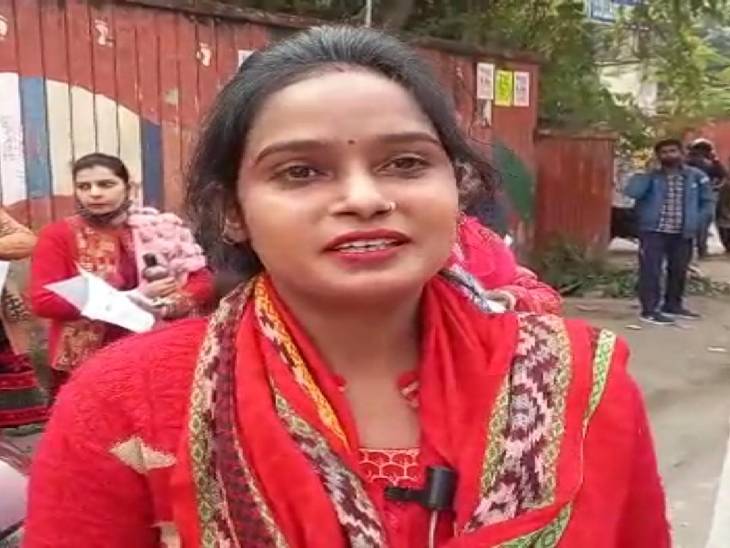 Rupali, who came to give paper in Meerut, broke the dream of a job