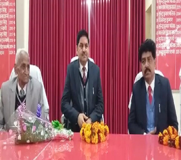 कोर्ट में न्यायिक कार्य से विरत रहेंगे अधिवक्ता, जिला जज चवन प्रकाश ने