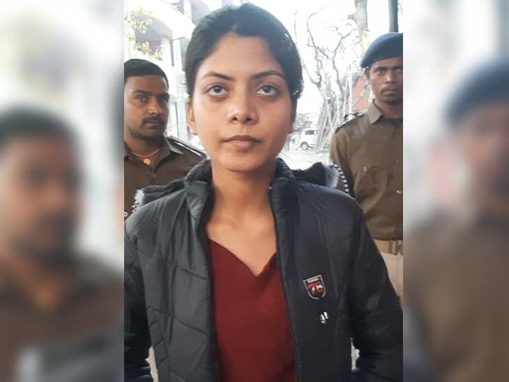 कोर्ट पहुंची नेहा कुमारी।