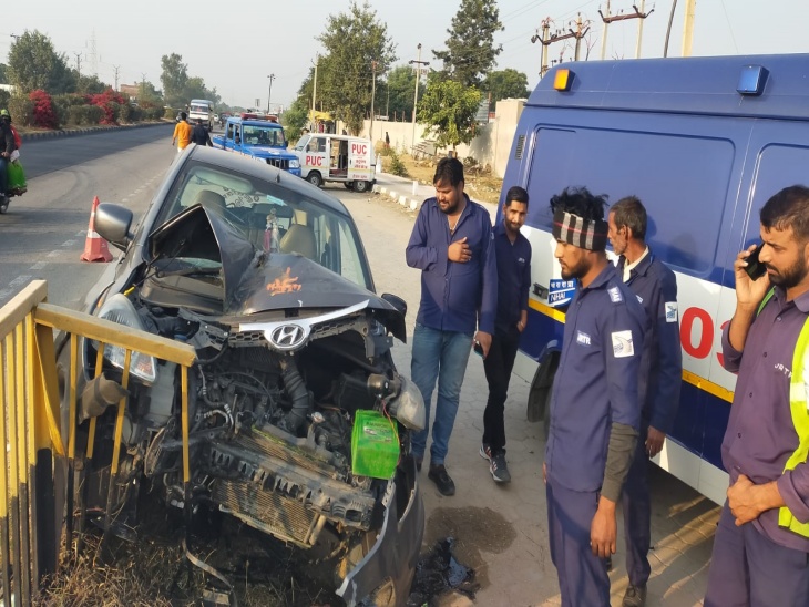 Uncontrolled car collided with roadside railing, accident while ...