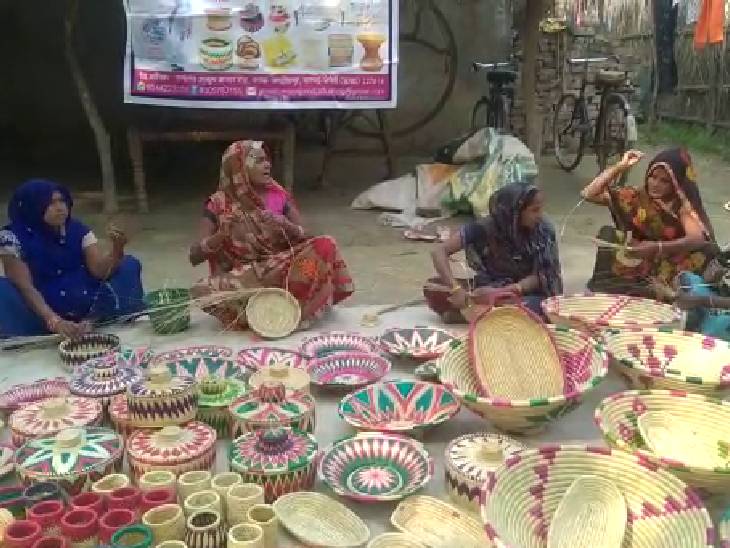 मऊ अतवारा निवासी भवानी प्रसाद निषाद बताते हैं कि मूंज उत्पादन का कार्य मेरी दादी-नानी और अम्मा किया करती थीं।