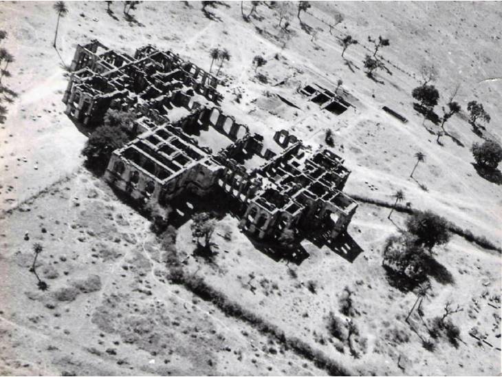 ऐसी थी फूटी कोठी !- फोटोग्राफी क्रेडिट कैप्टन ओमदत्त शर्मा