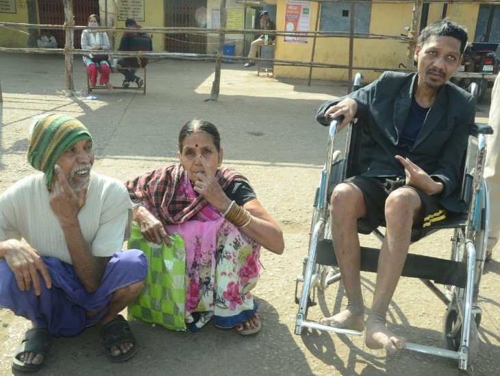 शारीरिक कठिनाइयाँ भी दूरं।