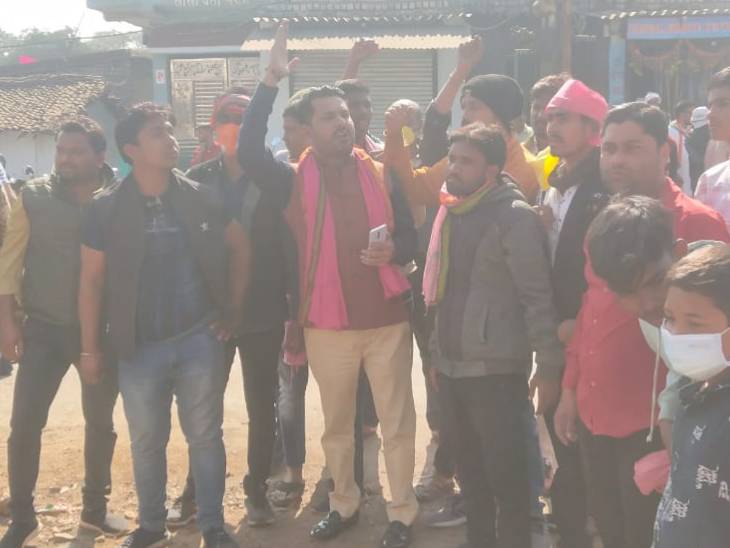 जनता कांग्रेस के नेताओं ने भी फर्जी वोटिंग पर बवाल किया।