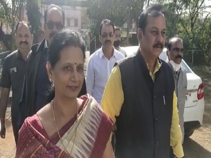 महिला विजय बघेल ने परिवार के साथ मिलकर काम किया।