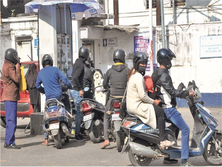 All the petrol pumps opened as the day progressed, Jharkhand Petrol