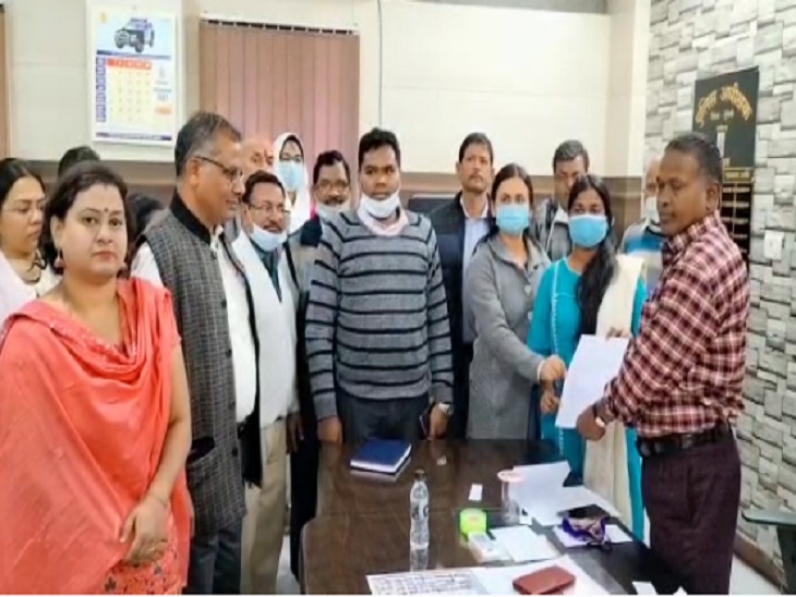सभी को सूचित किया जाता है।