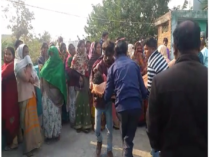 अश-पास के लोगों की मदद से शरीर कोआता।