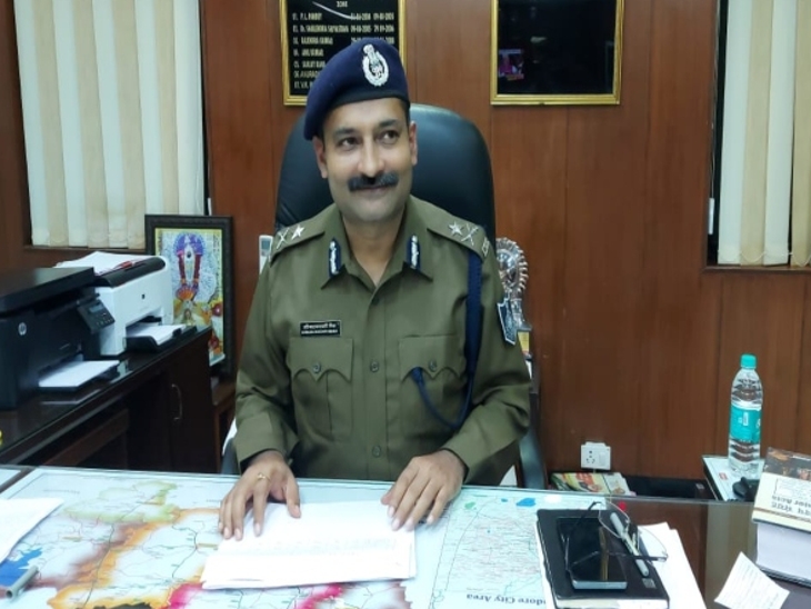 पहले इंदौर पुलिस कमिश्नर बने हरिनारायण चारी मिश्र।