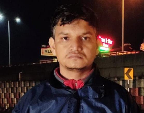 पीड़ित युवक, जिससे लूट हुई। - Dainik Bhaskar