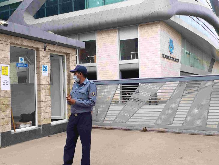 CBI ने शुक्रवार को भोपाल, गुरुग्राम, बेंगलुरु सहित कई जगहों पर भी छापेमारी की।