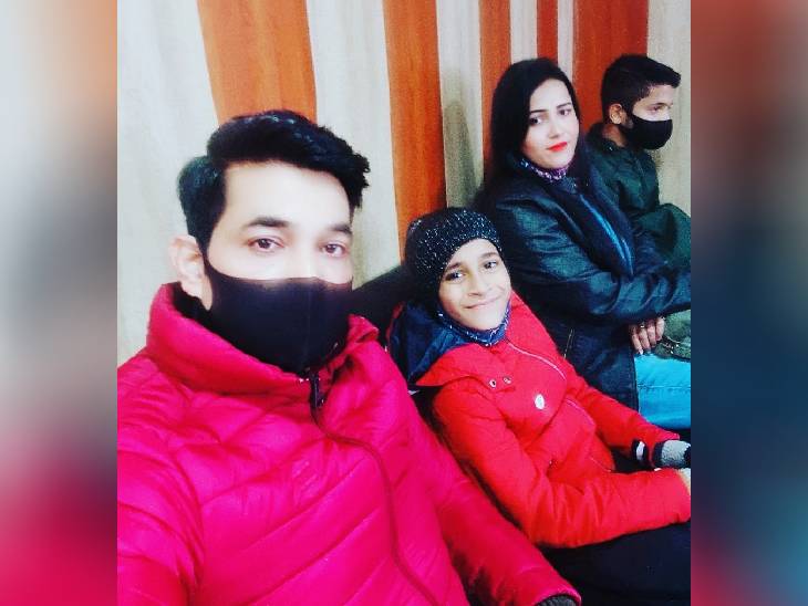 पत्नी और बच्चों के साथ लखन प्रताप सिंह।