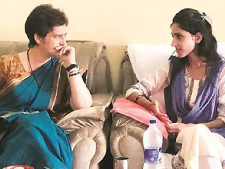 प्रियंका गांधी के साथ अदिति सिंह।