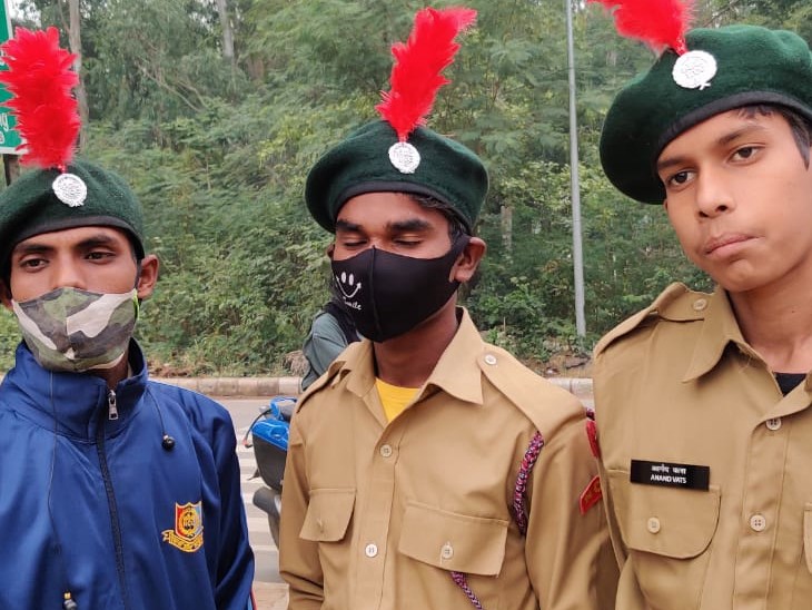 NCC कैडेट्स ने बताया नहीं दी गई थी वैक्सीनेशन की जानकारी।