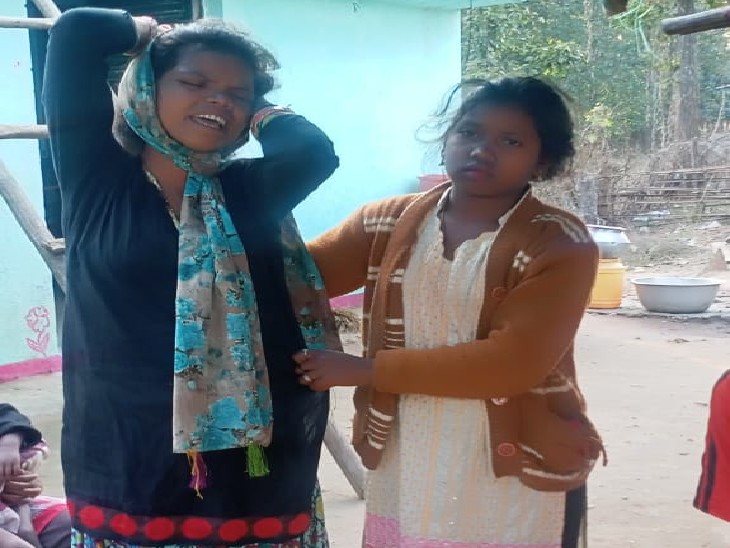 घटना के बाद रोते परिजन।