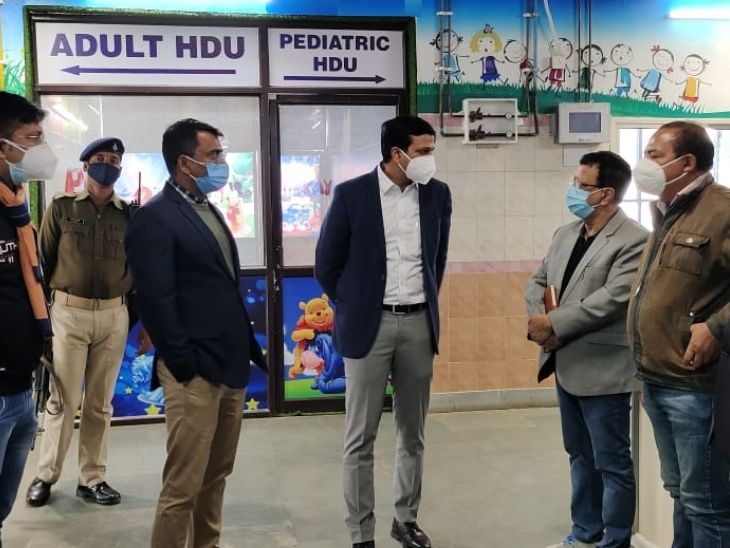 कोरोना के बढ़ते मामले को देखते हुए सदर अस्पताल रांची में 250 अतिरिक्त हेल्थवर्कर्स की तैनाती की गई है। - Dainik Bhaskar