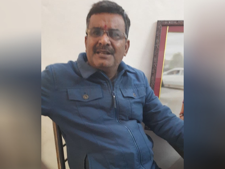 शुभम बड़ा हो गया था, उसकी एक छोटी बच्ची भी है। अब वह घर की जिम्मेदारियां संभालने लगा था। मेरी भी नौकरी उसने छुड़वा दी थी।