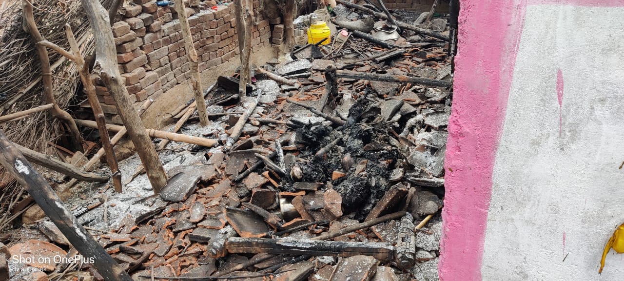 जबलपुर में आदिवासी दंपती के जले हुए शव मिले।