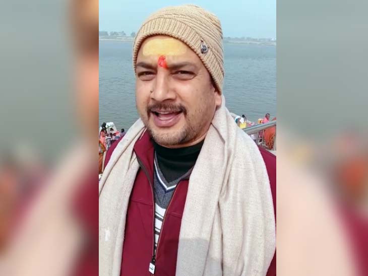 लोगों ने मास्क तक नहीं लगाया।