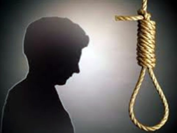 Father said - Tired of harassment of bandits committed suicide, police  registered a case of abetment to suicide