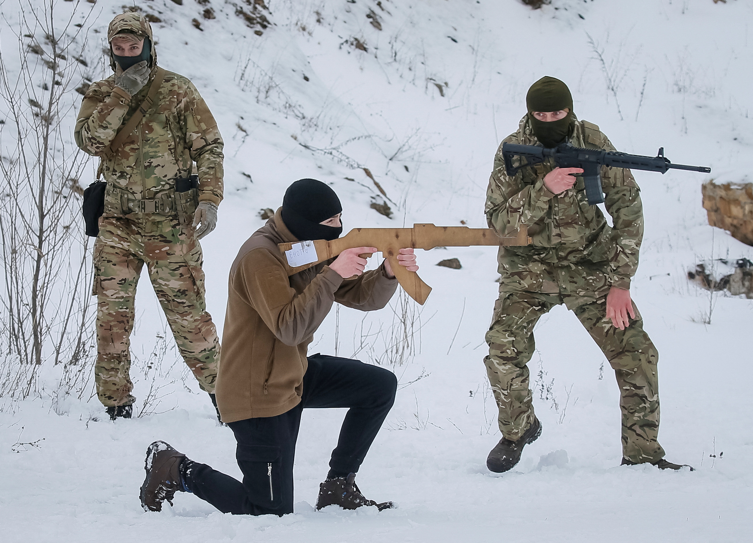 NATO will not send its army even if Russia attacks Ukraine.  Britain has also made a similar statement.  Because of this, the participation of the common people of Ukraine becomes more important.