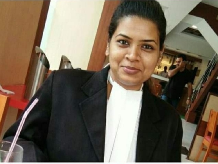 वकील मीनू कुमारी लड़कियों के लगातार संपर्क में थीं, लेकिन अब उनसे कोई बात नहीं हो पा रही है।