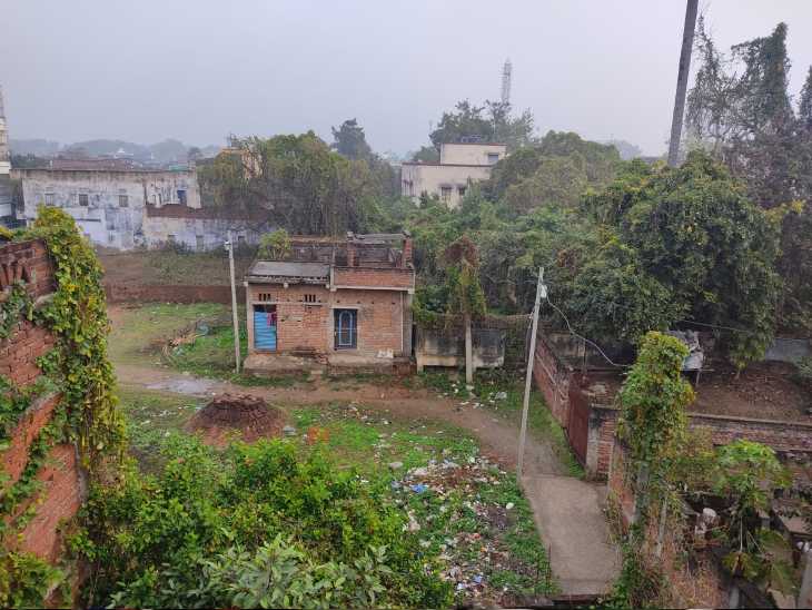 जहानाबाद में भी देर रात हुई बारिश के बाद आसमान में छाए हैं बादल।