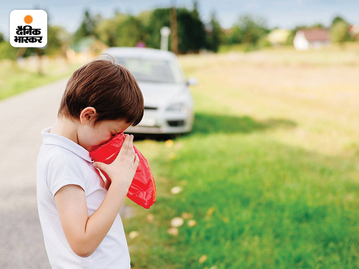 Do you also feel nauseous while traveling? Following these 5 tips can