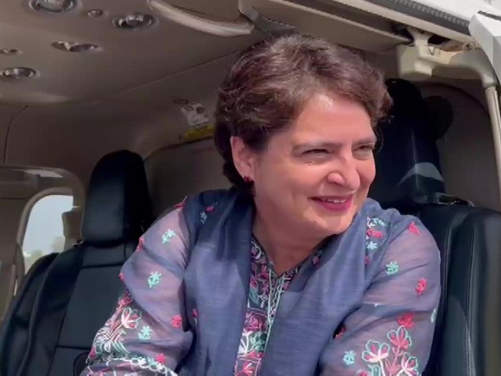 कोटकपूरा में रैली से पहले पत्रकारों से बात करतीं प्रियंका गांधी।