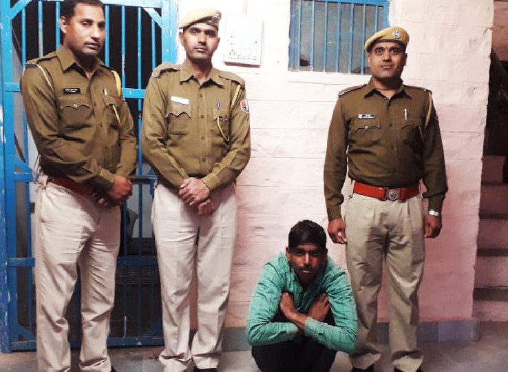 पुलिस गिरफ्त में आरोपी अजयपाल।