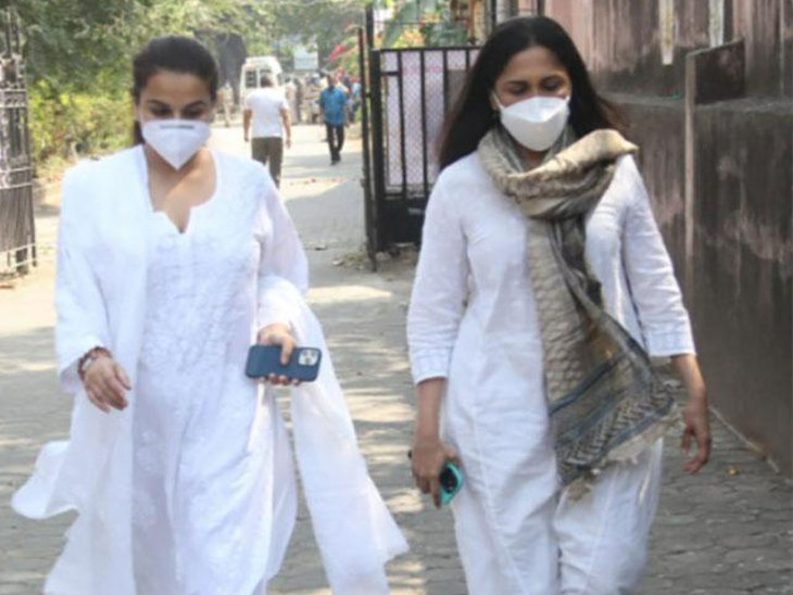 विघा बालन भी उनके अंतिम दर्शन के लिए पहुंची।