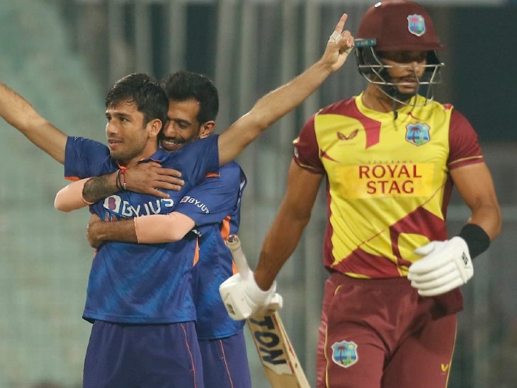 His jersey was also mentioned during the match. Jersey number is 56. Among them are the birthdays of his father and Ravi. Chahal hugged after taking the first wicket.