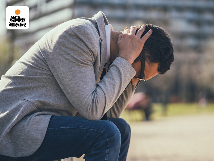 पैनिक अटैक के दौरान खुद को रिलैक्स करने की कोशिश करें।