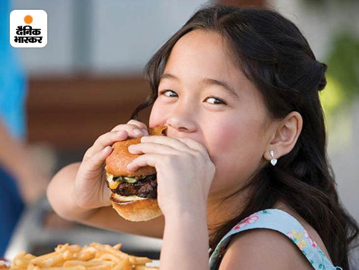 जंक फूड से बच्चों में अस्थमा के गंभीर होने का खतरा ज्यादा होता है।