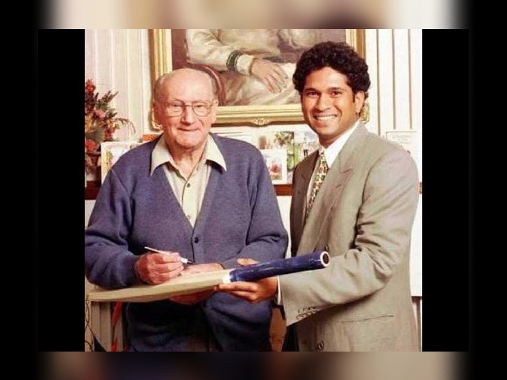 अपने 90वें जन्मदिन पर सर डॉन ब्रैडमैन ने सचिन को अपने घर पर किया था आमंत्रित।