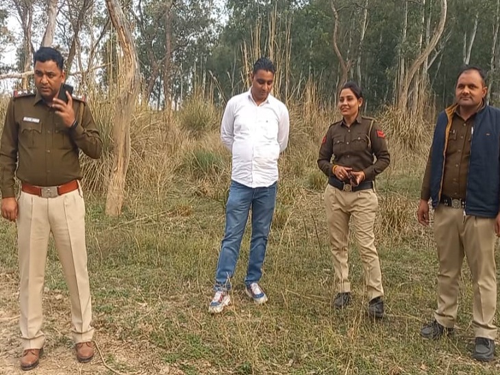 मौके पर मौजूद पुलिस कर्मचारी।
