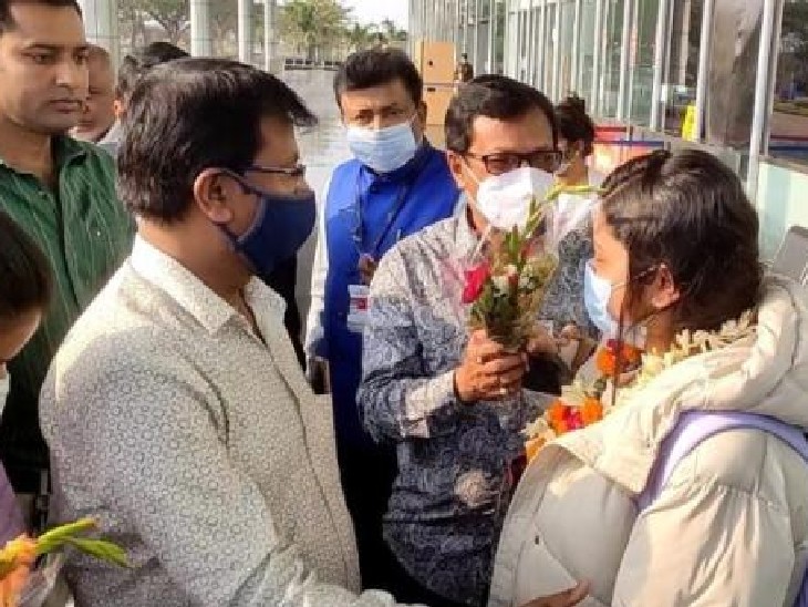 स्वदेश पहुंची पश्चिम बंगाल की छात्रा