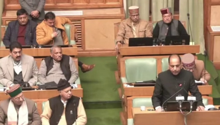 विधानसभा में बजट सत्र के दौरान मुख्यमंत्री व अन्य विधायक।